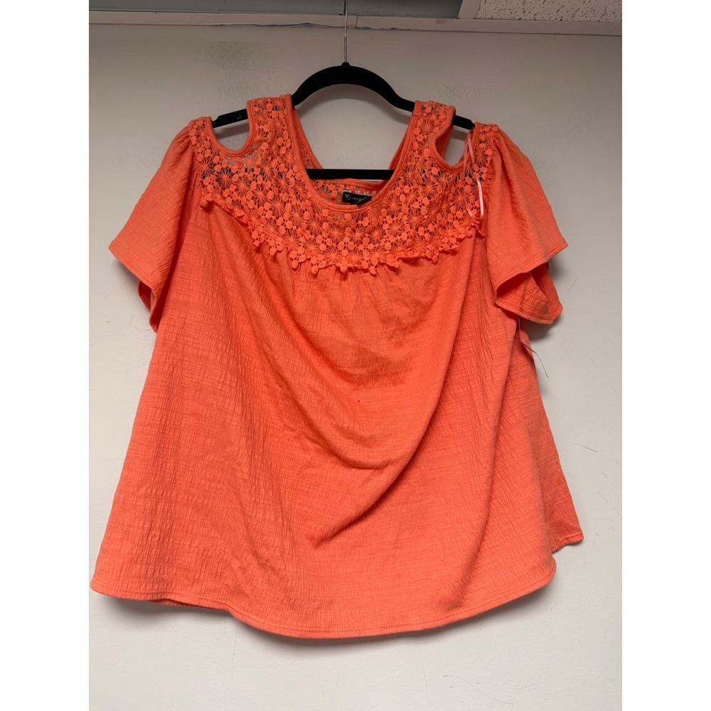 New Directions Petite Coral Cold Shoulder‎ Crochet Trim Top PXL